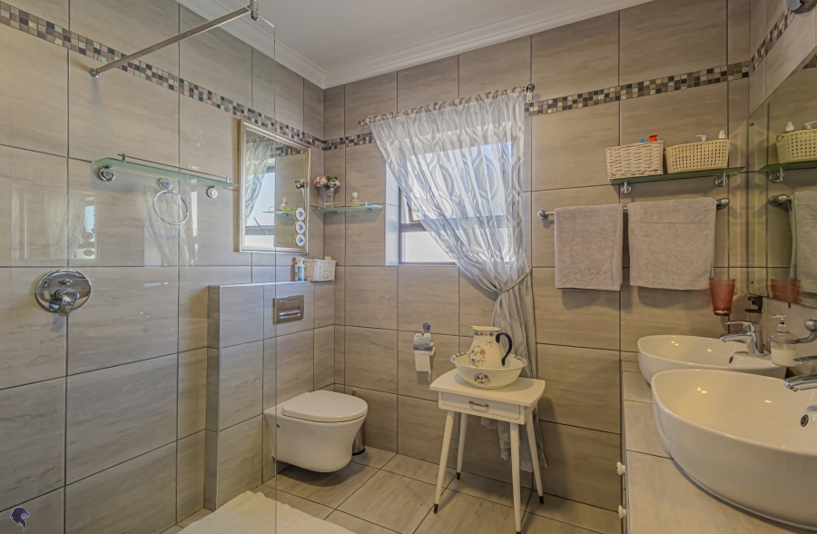 4 Bedroom Property for Sale in Calypso Beach Western Cape